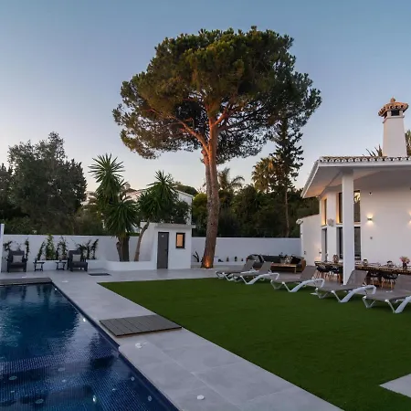 In Chapas Playa With Private Heated Pool Marbella